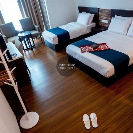 Berkat Studio Hotel Kota Bharu Buitenkant foto