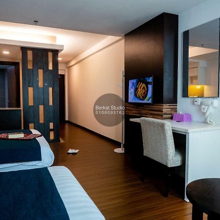 Berkat Studio Hotel Kota Bharu Buitenkant foto