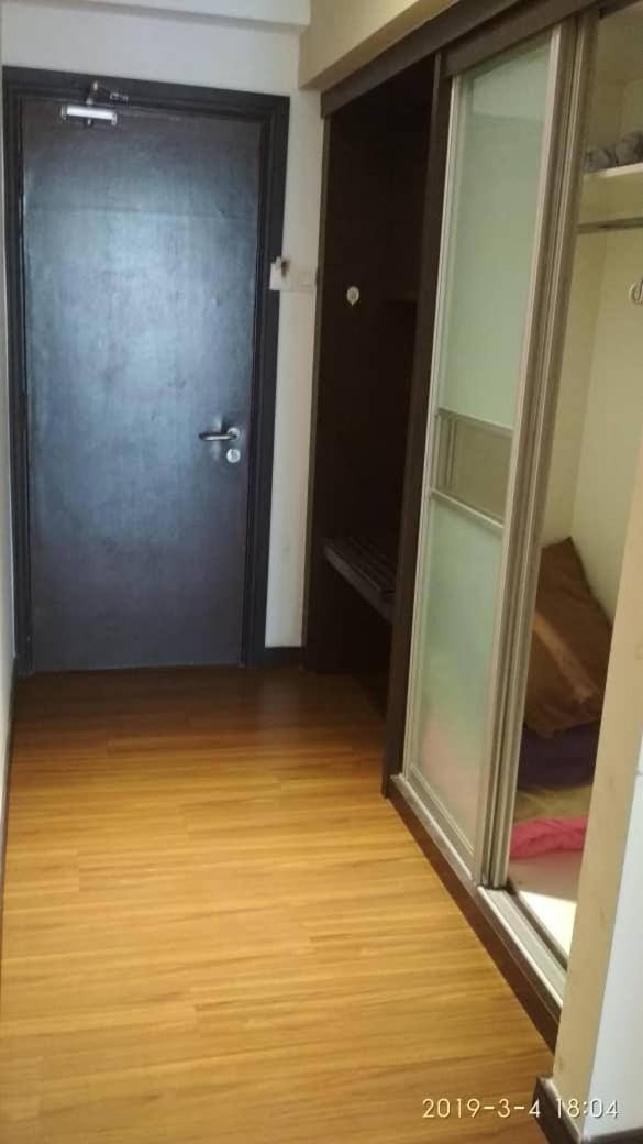 Berkat Studio Hotel Kota Bharu Buitenkant foto