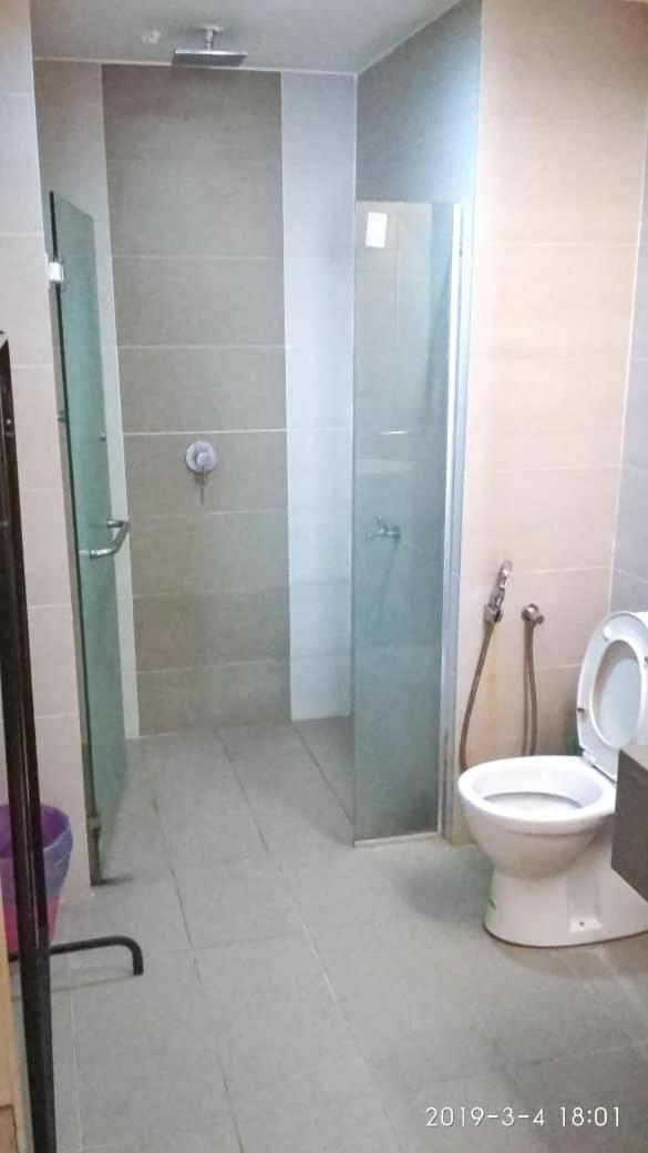 Berkat Studio Hotel Kota Bharu Buitenkant foto