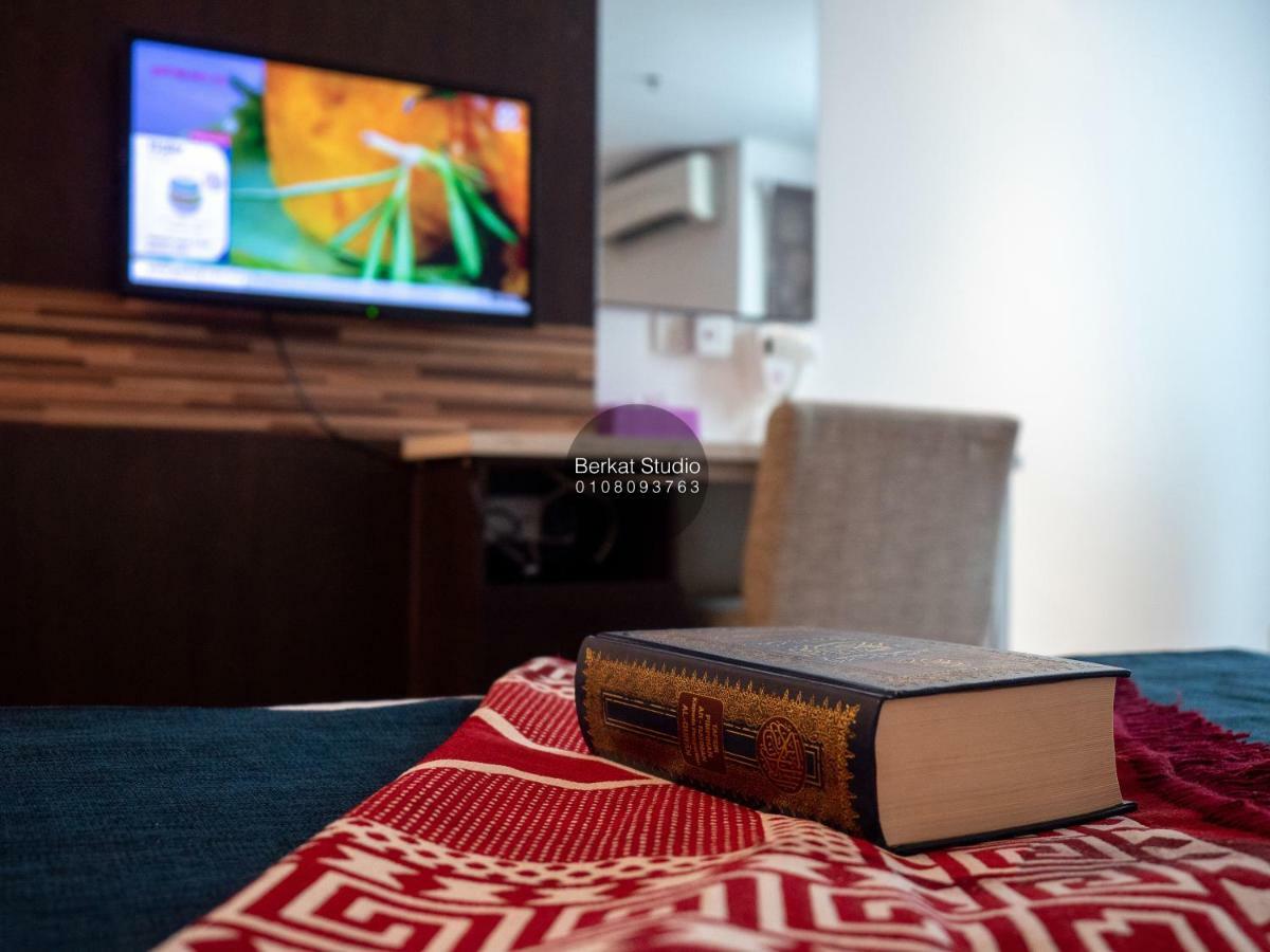 Berkat Studio Hotel Kota Bharu Buitenkant foto