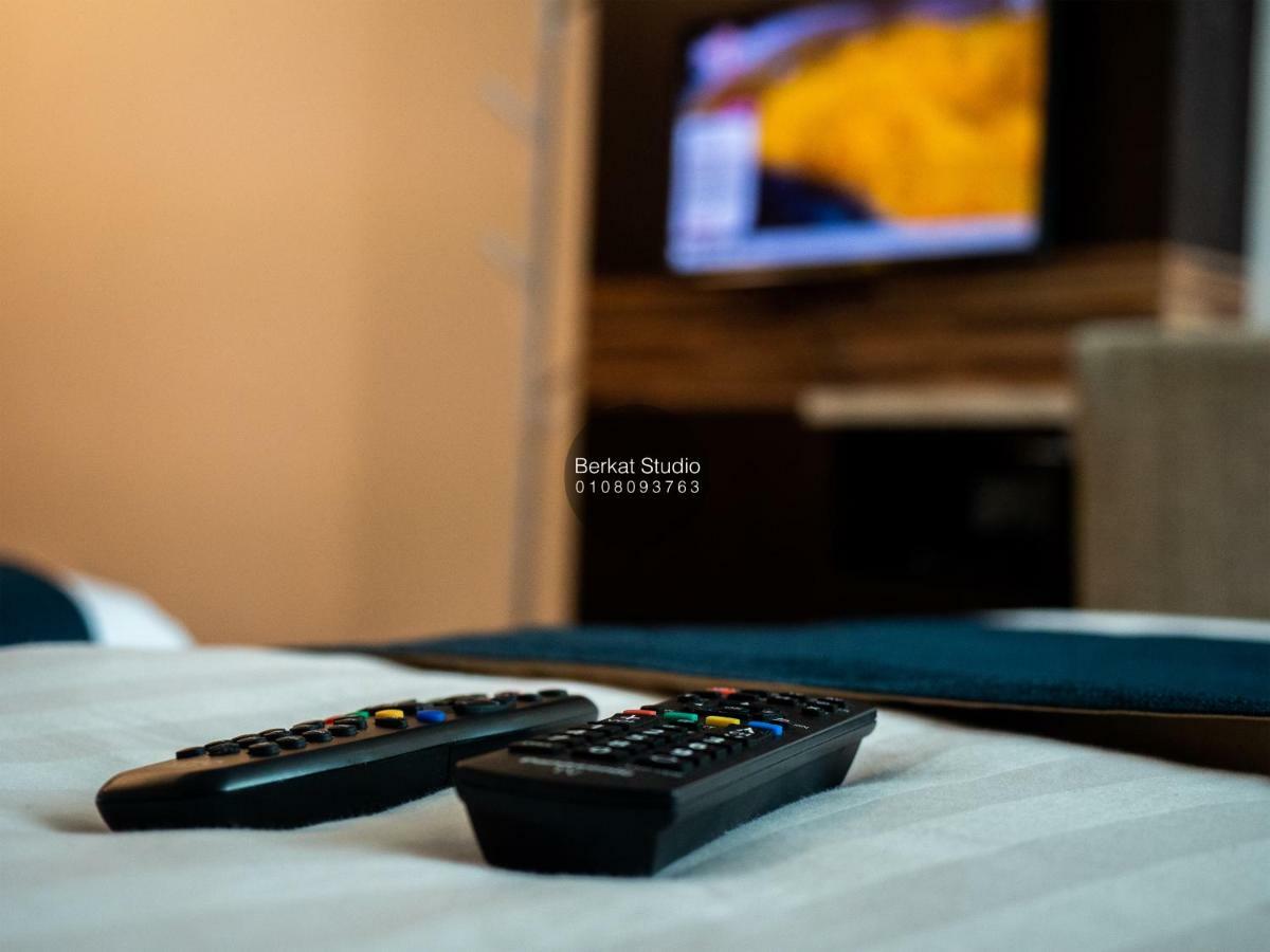 Berkat Studio Hotel Kota Bharu Buitenkant foto
