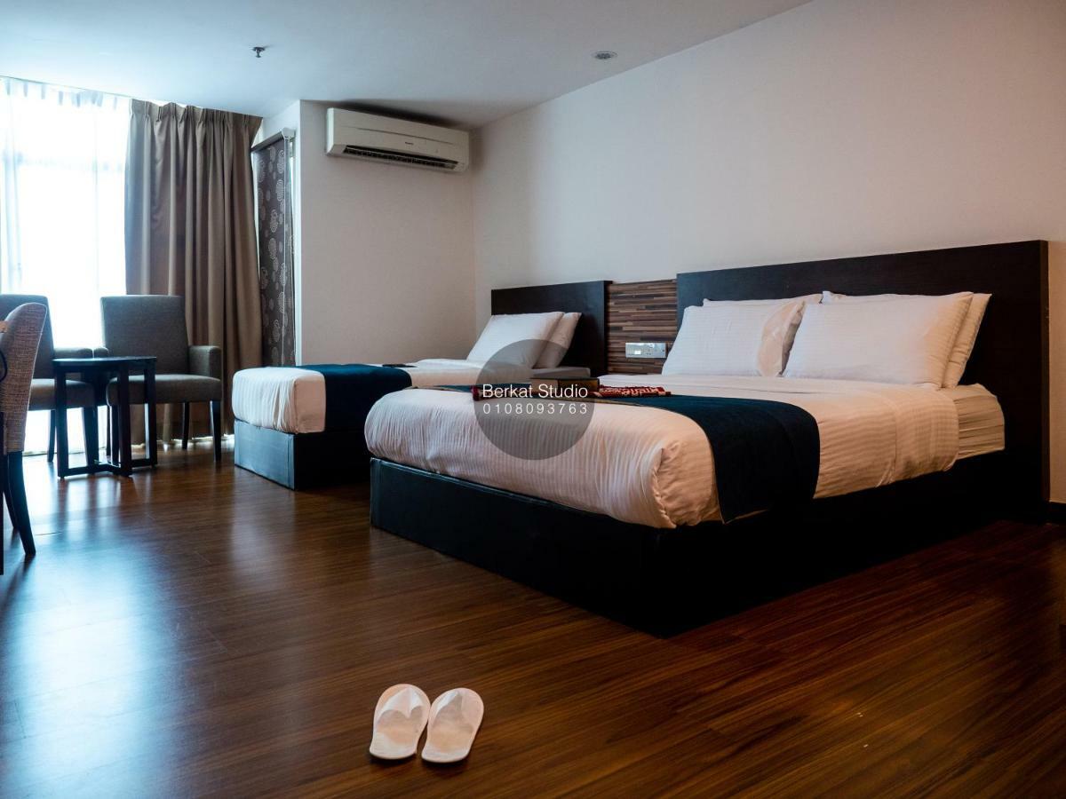 Berkat Studio Hotel Kota Bharu Buitenkant foto