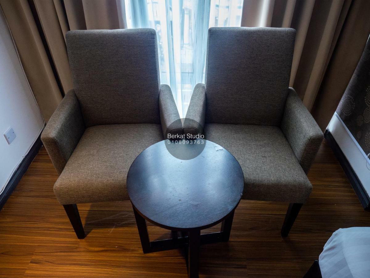 Berkat Studio Hotel Kota Bharu Buitenkant foto