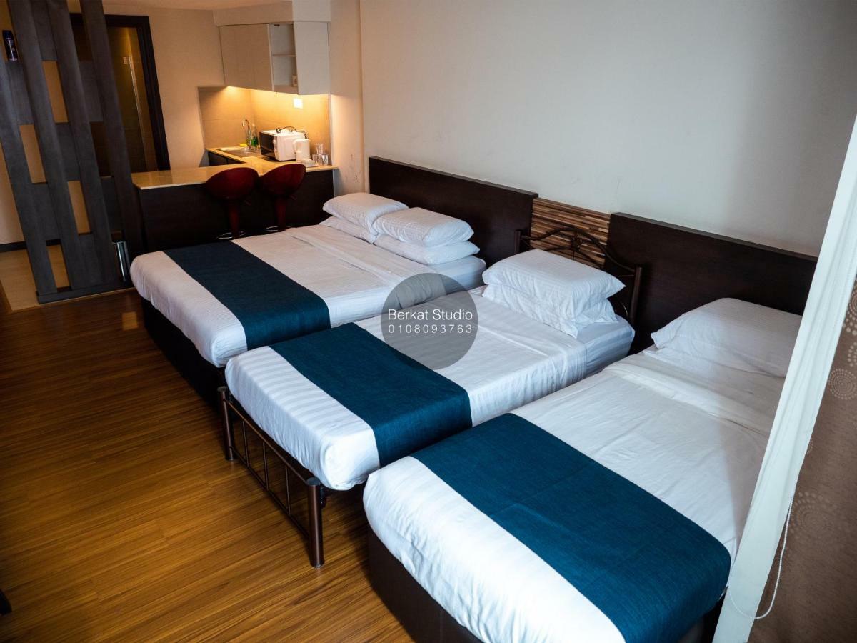 Berkat Studio Hotel Kota Bharu Buitenkant foto