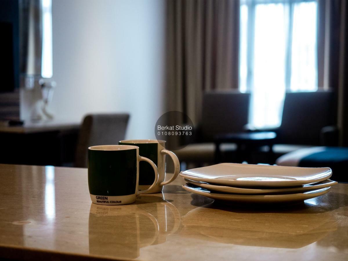 Berkat Studio Hotel Kota Bharu Buitenkant foto