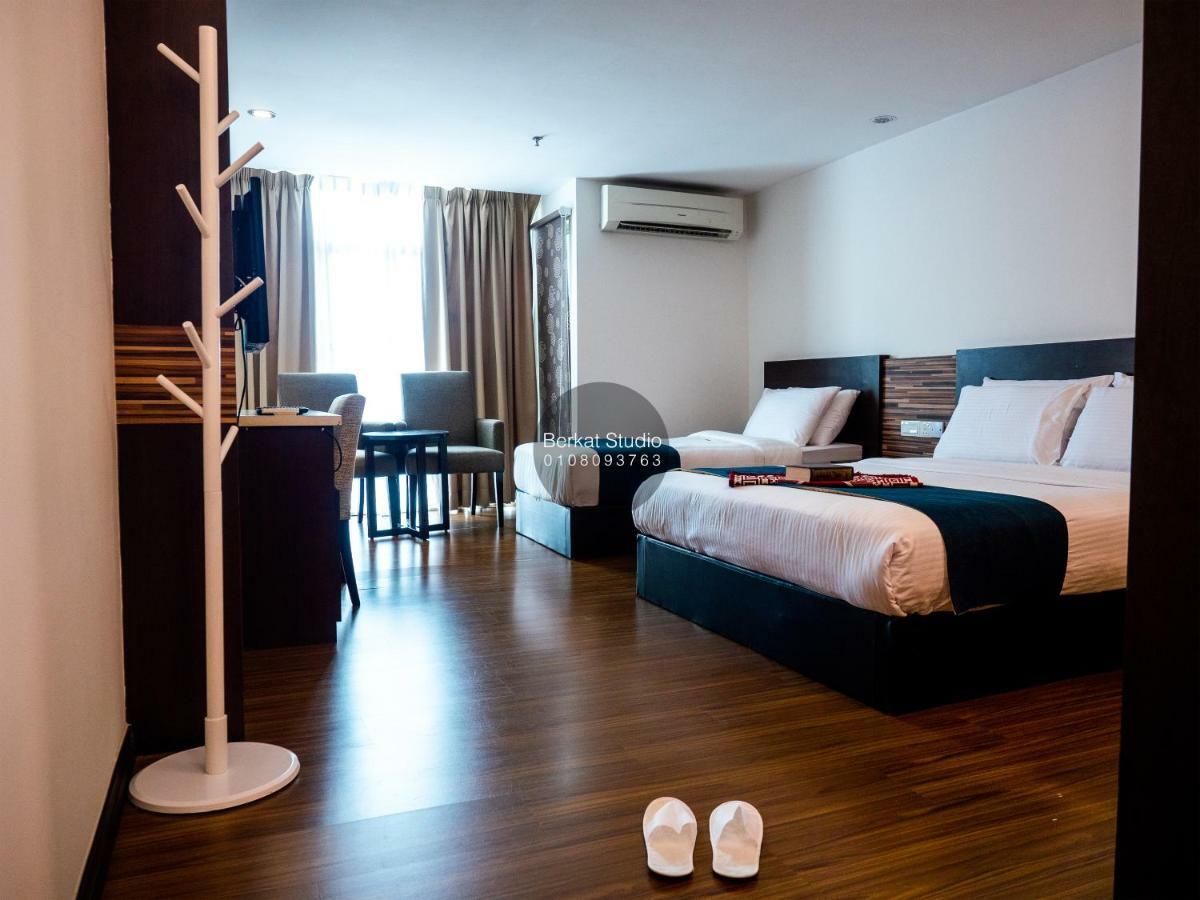 Berkat Studio Hotel Kota Bharu Buitenkant foto