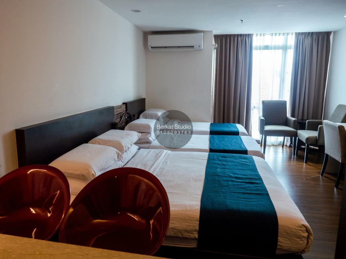 Berkat Studio Hotel Kota Bharu Buitenkant foto